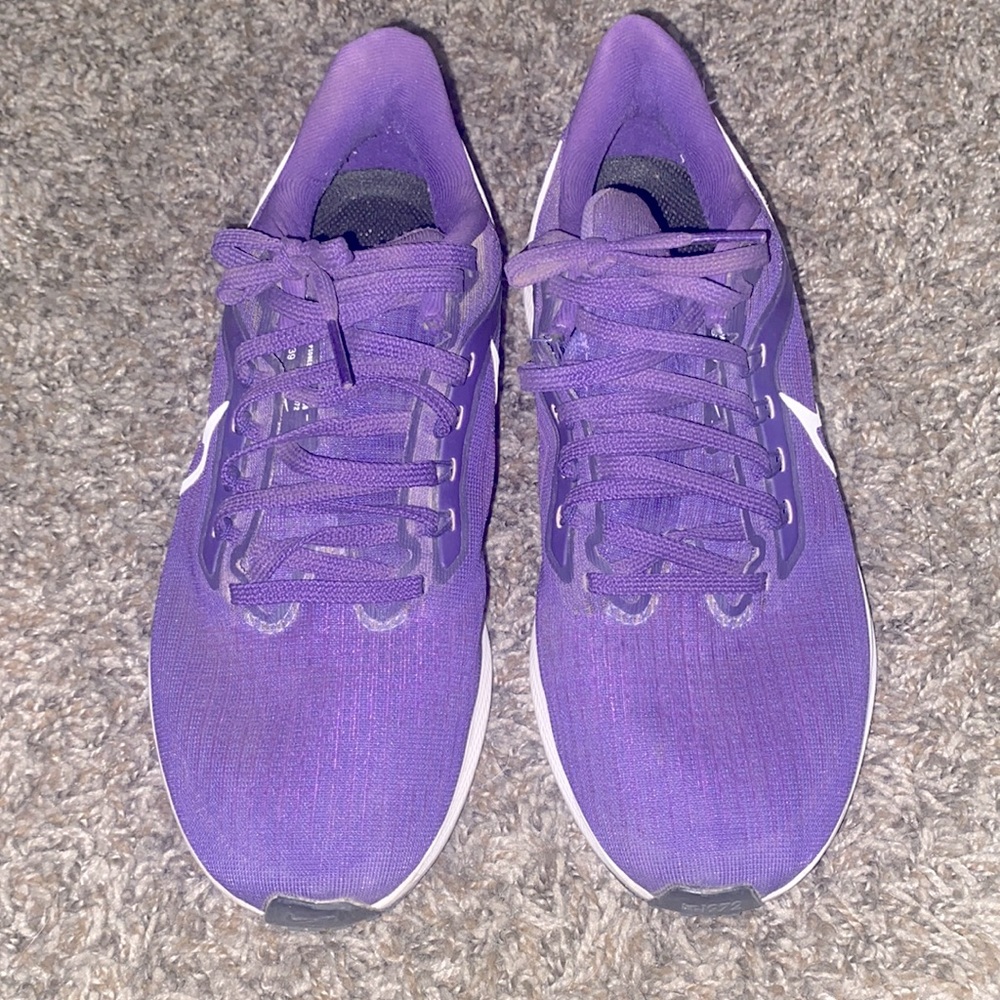 Air zoom Pegasus purple Nike runners